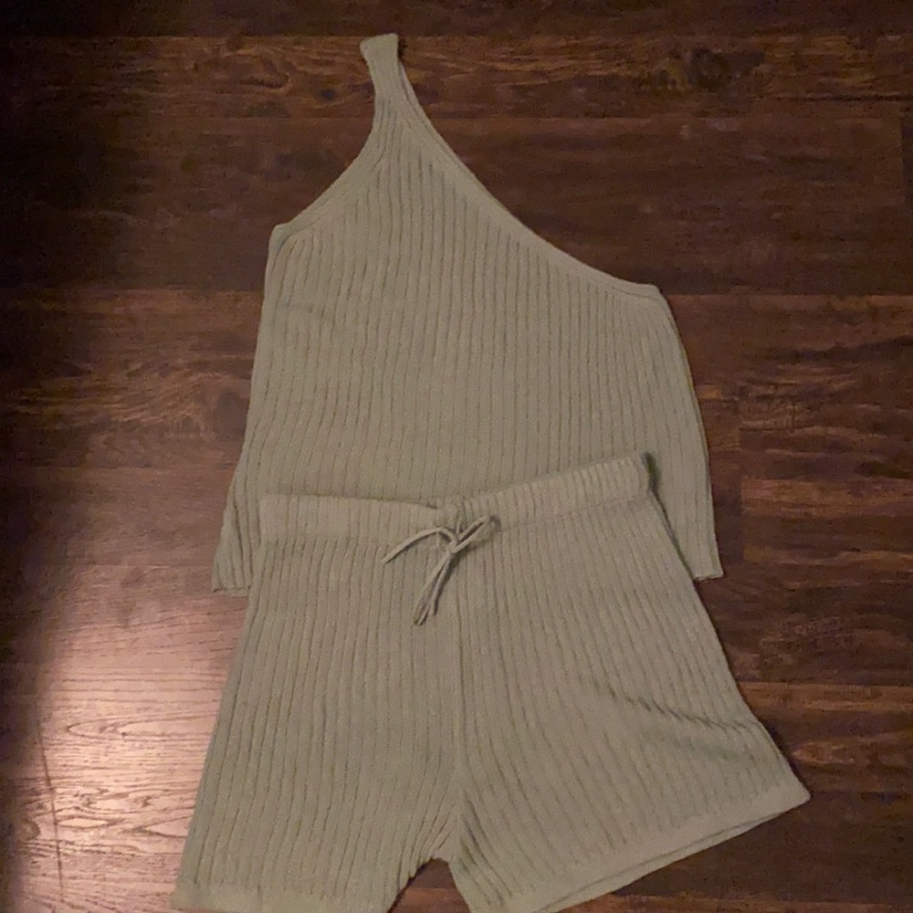 Green two piece set- never worn